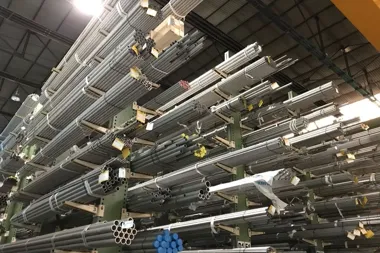 Chropowatość i rodzaje powierzchni rur nierdzewnych – matowa, szlifowana, polerowana czy BA?