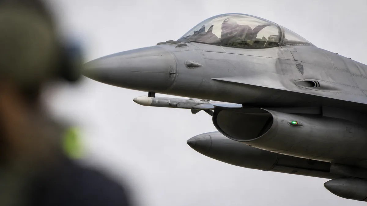 Francuskie Rafale nad Polską. Myśliwce ćwiczą z polskim lotnictwem