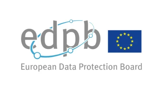 Logo Europejskiej Rady Ochrony Danych obok flagi Unii Europejskiej na białym tle.