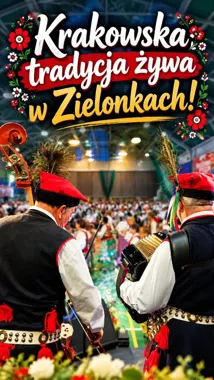 Dwaj mężczyźni w krakowskich strojach ludowych grają na scenie podczas wydarzenia folklorystycznego w hali widowiskowej w Zielonkach.