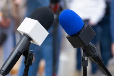 Spór o ambasadorów zaostrza się. Przydacz wskazuje winnego kryzysu