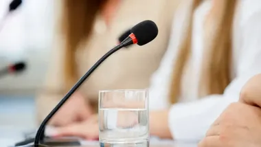 Młodzi chcą zmian dla rodziców na studiach i rodzin poza miastami